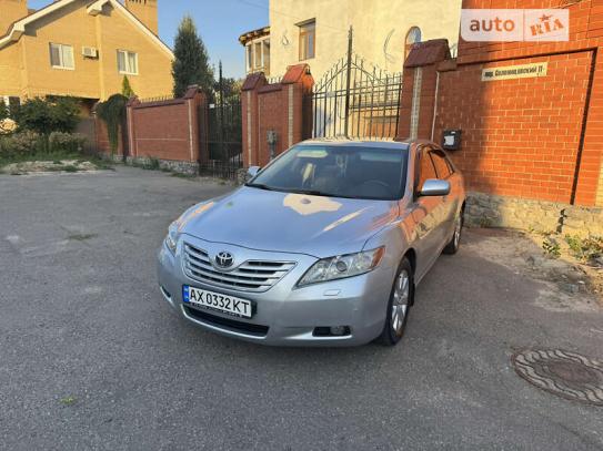 Toyota Camry 2006р. у розстрочку