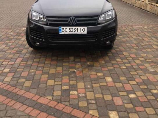 Volkswagen Touareg                         2011г. в рассрочку