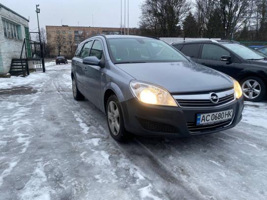 Opel Astra 2008р. у розстрочку