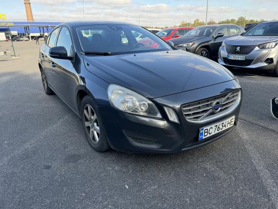 Volvo S60 2013р. у розстрочку