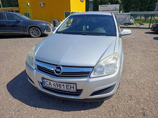 Opel Astra                           2008г. в рассрочку