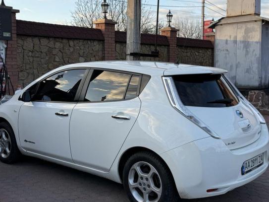 Nissan Leaf                            2016г. в рассрочку