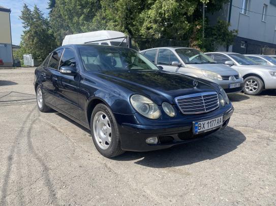 Mercedes-benz E200                            2004г. в рассрочку