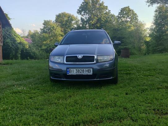 Skoda Fabia                           2007г. в рассрочку