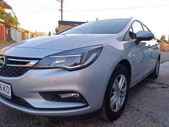 Opel Astra 2016р. у розстрочку