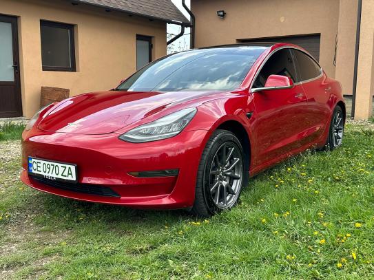 Tesla Model 3                         2019г. в рассрочку