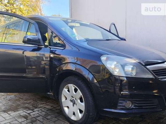 Opel Zafira 2007р. у розстрочку