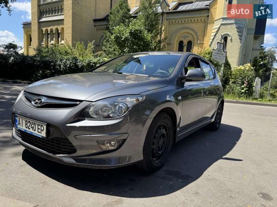 Hyundai I30                             2010г. в рассрочку