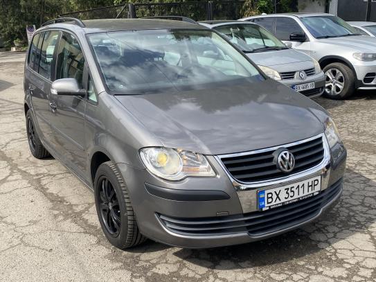 Volkswagen Touran
                          2007г. в рассрочку