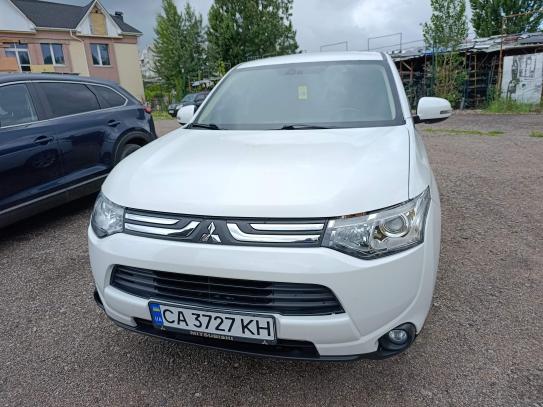 Mitsubishi Outlander                       2013г. в рассрочку