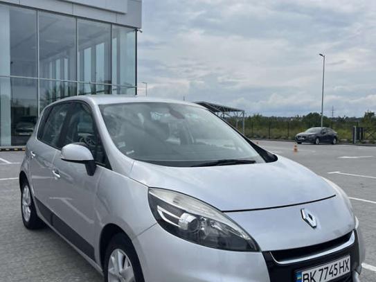 Renault Megane scenic 2013р. у розстрочку