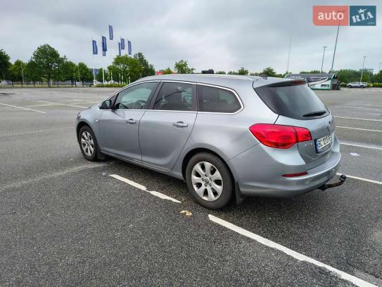 Opel Astra                           2014г. в рассрочку