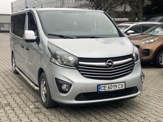 Opel Vivaro 2016р. у розстрочку