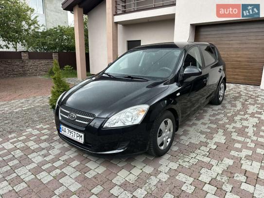 Kia Cee'd
                      2009г. в рассрочку