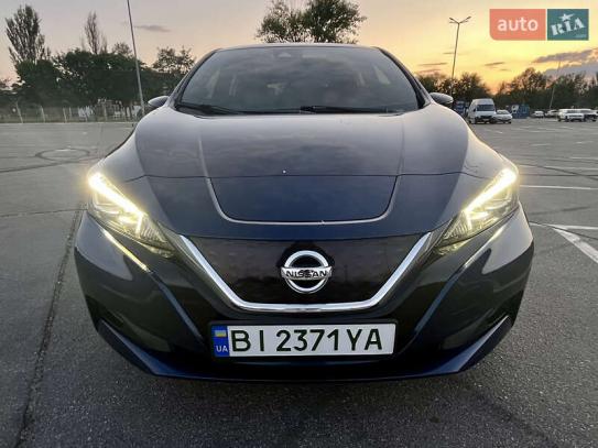 Nissan Leaf                            2018г. в рассрочку