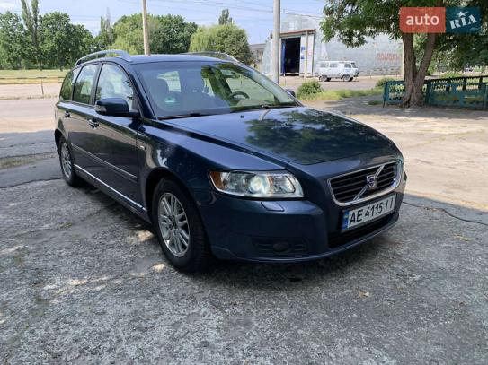 Volvo V50                             2009г. в рассрочку