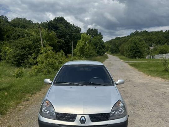 Renault Clio                            2002г. в рассрочку