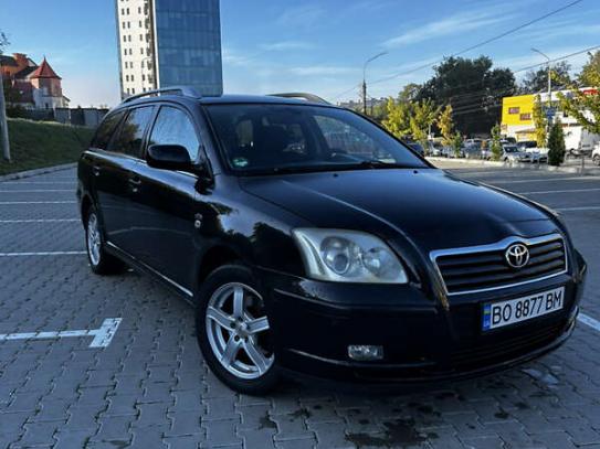 Toyota Avensis 2005р. у розстрочку