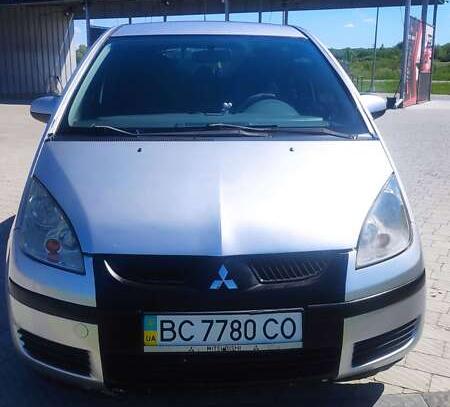 Mitsubishi Colt 2006г. в рассрочку