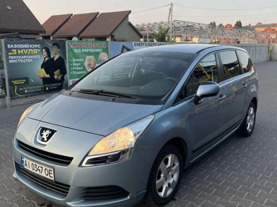 Peugeot 5008                            2010г. в рассрочку