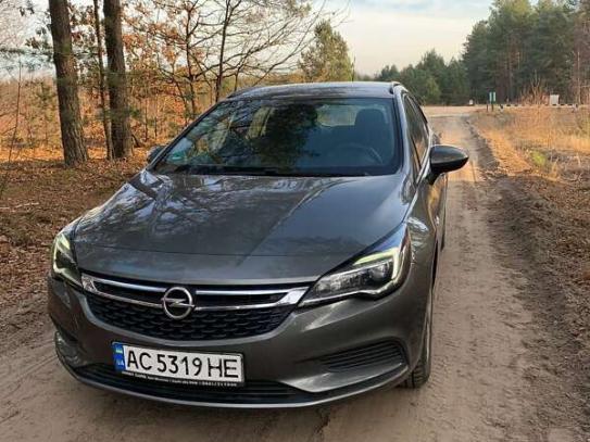 Opel Astra 2016р. у розстрочку