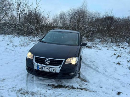 Volkswagen Touran                          2008г. в рассрочку