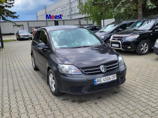 Volkswagen Golf plus                       2006г. в рассрочку