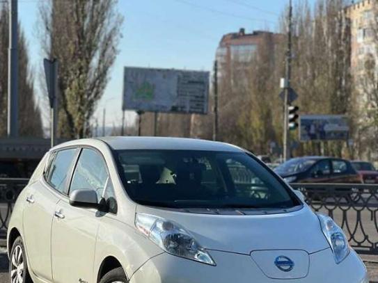 Nissan Leaf 2017г. в рассрочку