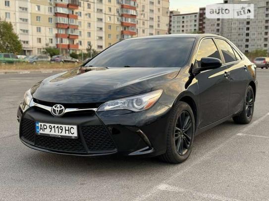 Toyota Camry 2016р. у розстрочку