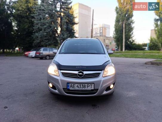 Opel Zafira
                          2009г. в рассрочку