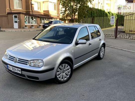 Volkswagen Golf 2001г. в рассрочку