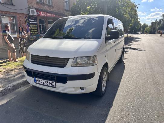 Volkswagen Transporter 2006р. у розстрочку