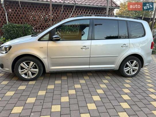 Volkswagen Touran
                          2012г. в рассрочку