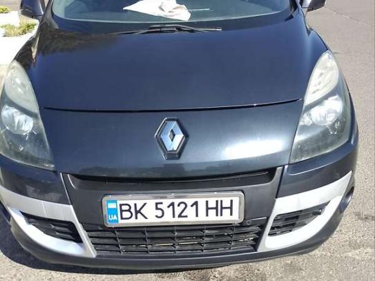 Renault Scenic 2010р. у розстрочку