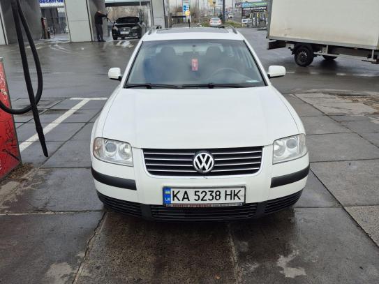 Volkswagen Passat 2003р. у розстрочку