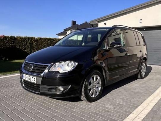 Volkswagen Touran 2009г. в рассрочку