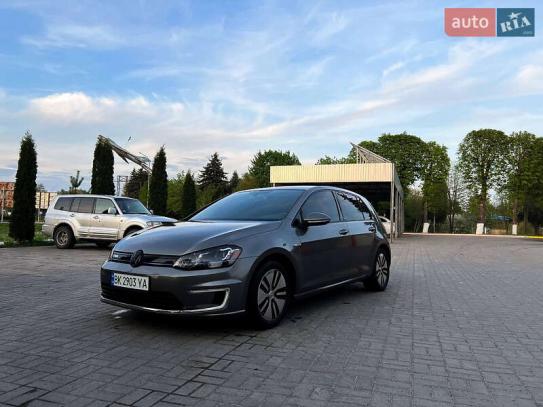 Volkswagen E-golf
                          2015г. в рассрочку