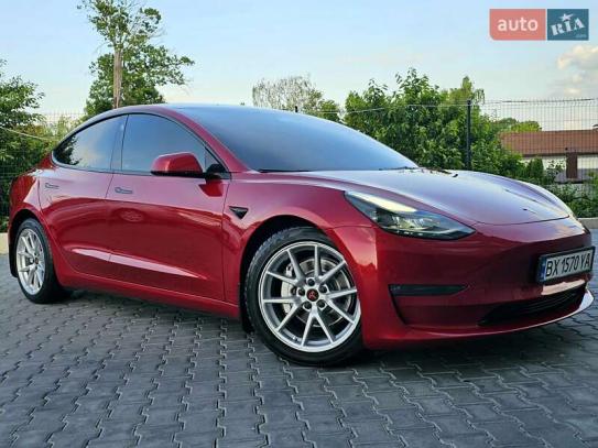 Tesla Model 3                         2021г. в рассрочку