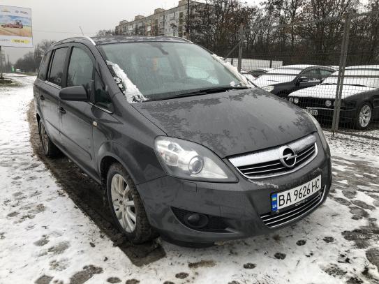 Opel Zafira                          2009г. в рассрочку