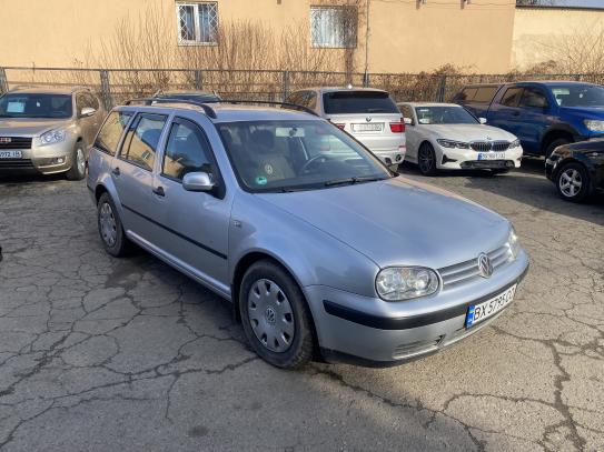 Volkswagen Golf                            2003г. в рассрочку