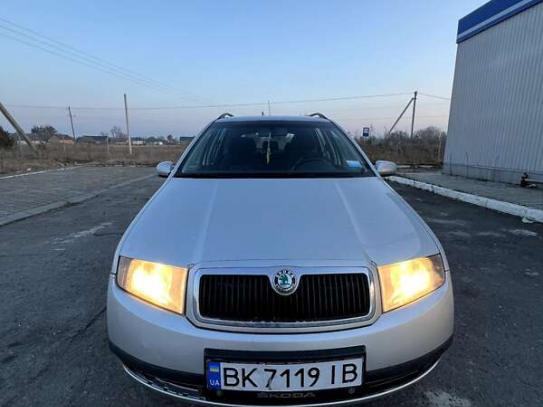 Skoda Fabia                           2004г. в рассрочку