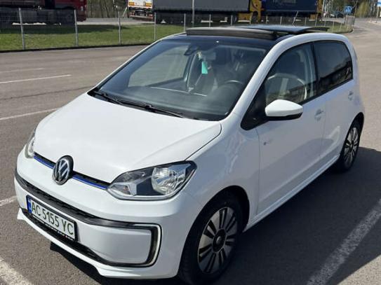 Volkswagen E-up                            2017г. в рассрочку