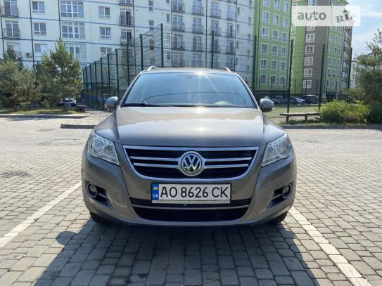 Volkswagen Tiguan 2011р. у розстрочку