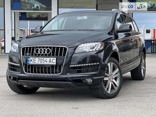 Audi Q7 2013г. в рассрочку