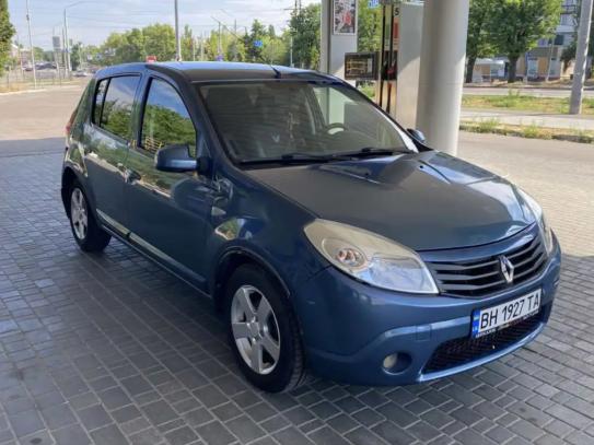 Renault Sandero
                         2011г. в рассрочку