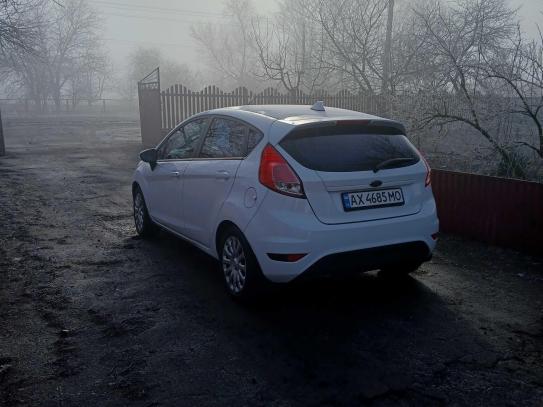 Ford Fiesta                          2016г. в рассрочку