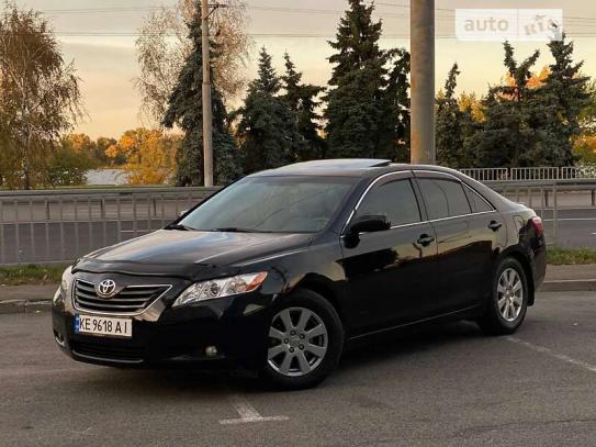 Toyota Camry 2006г. в рассрочку