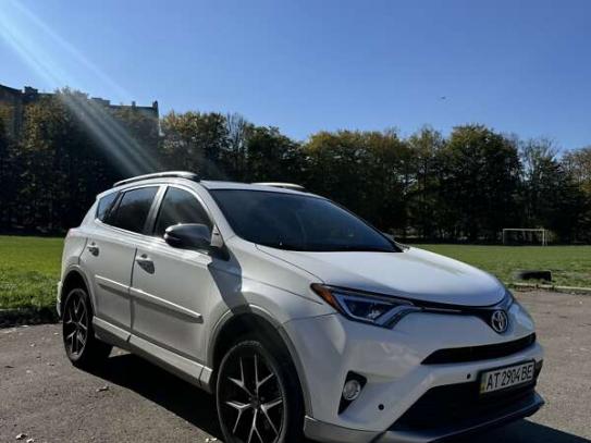 Toyota Rav4                            2017г. в рассрочку