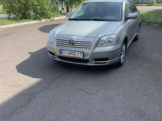 Toyota Avensis                         2005г. в рассрочку