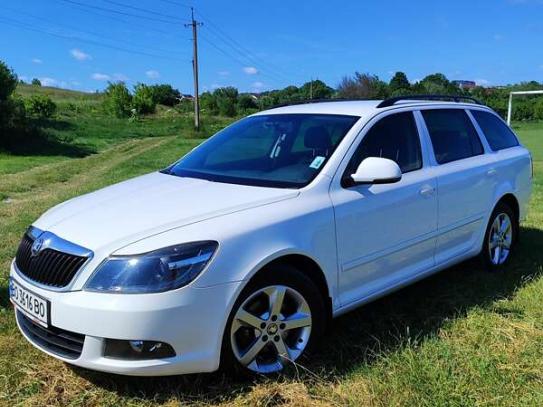 Skoda Octavia                         2011г. в рассрочку